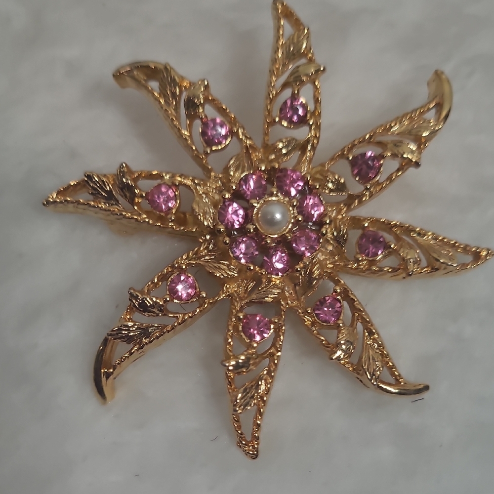 Elegant Gold and Pink Floral Brooch